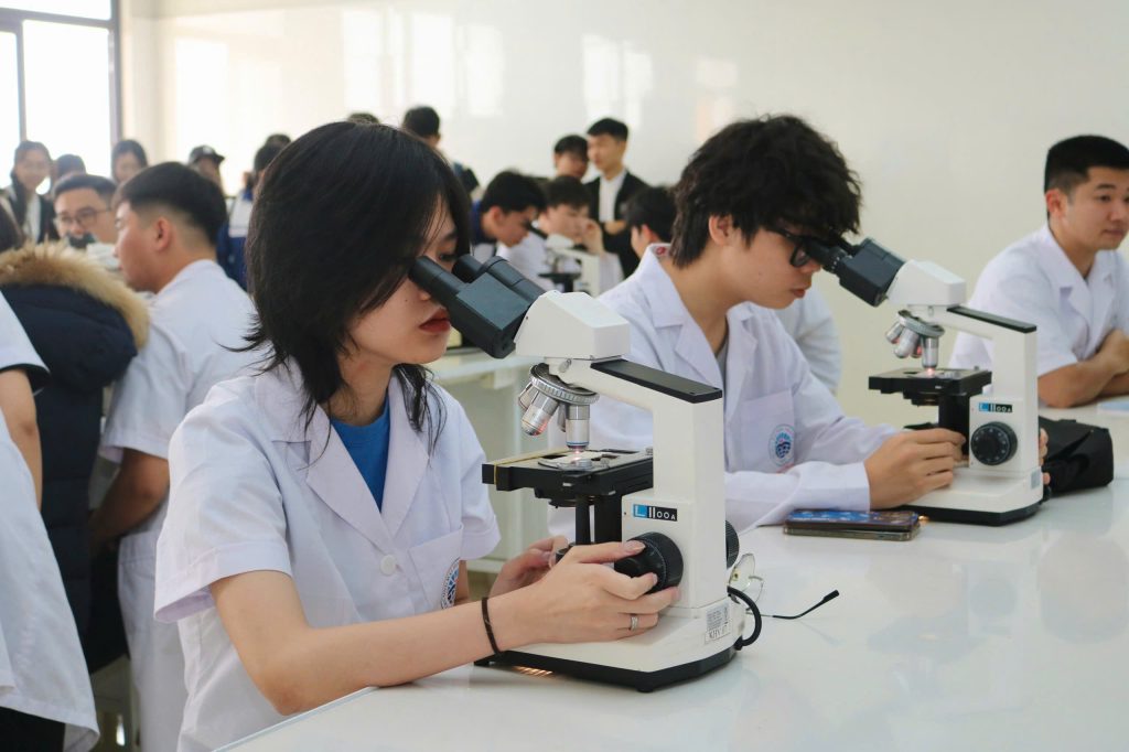 Trường TC Bách Khoa Vũng Tàu thông báo tuyển sinh ngành dược 2025